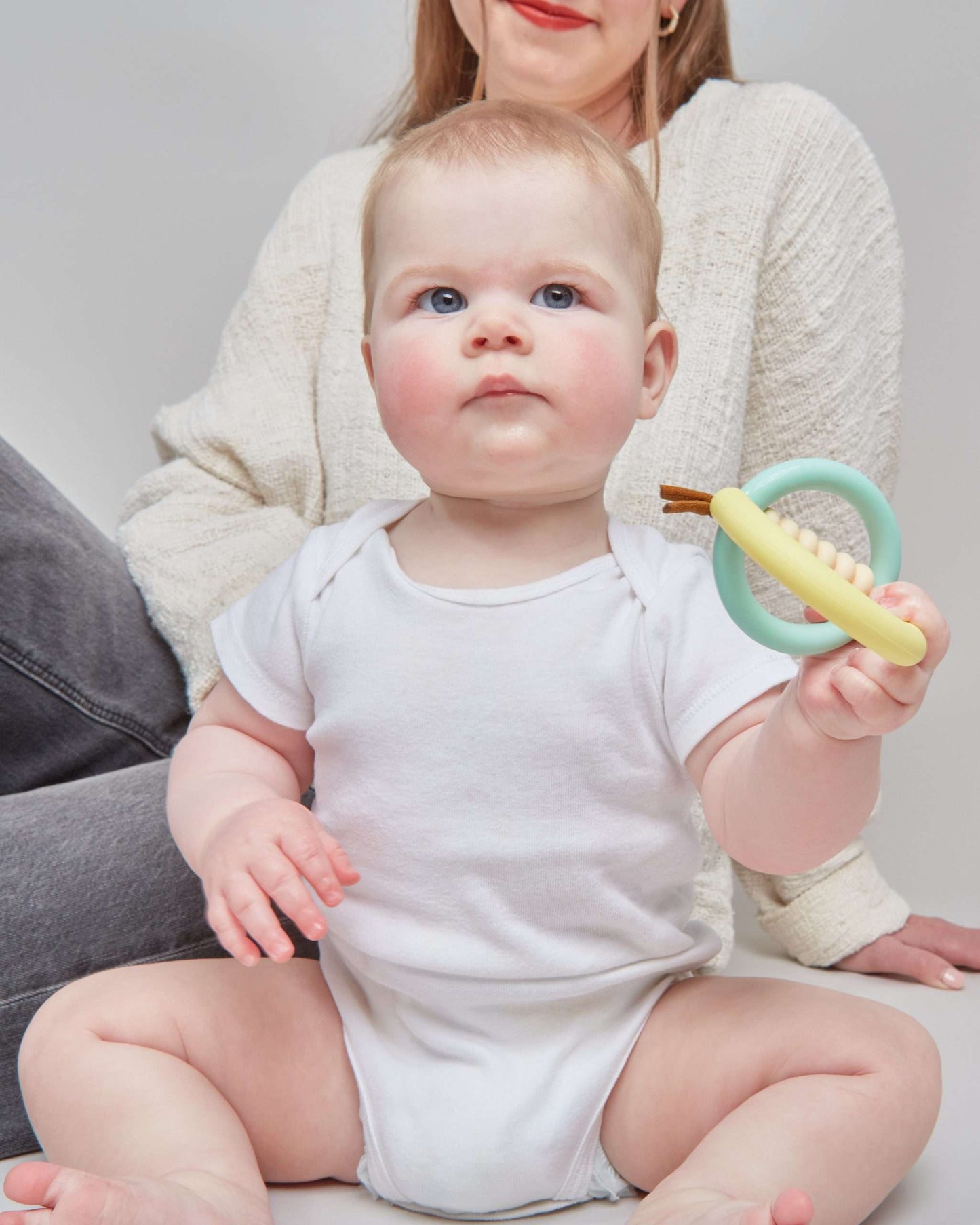 Dewdrop Orbit Teether image 3