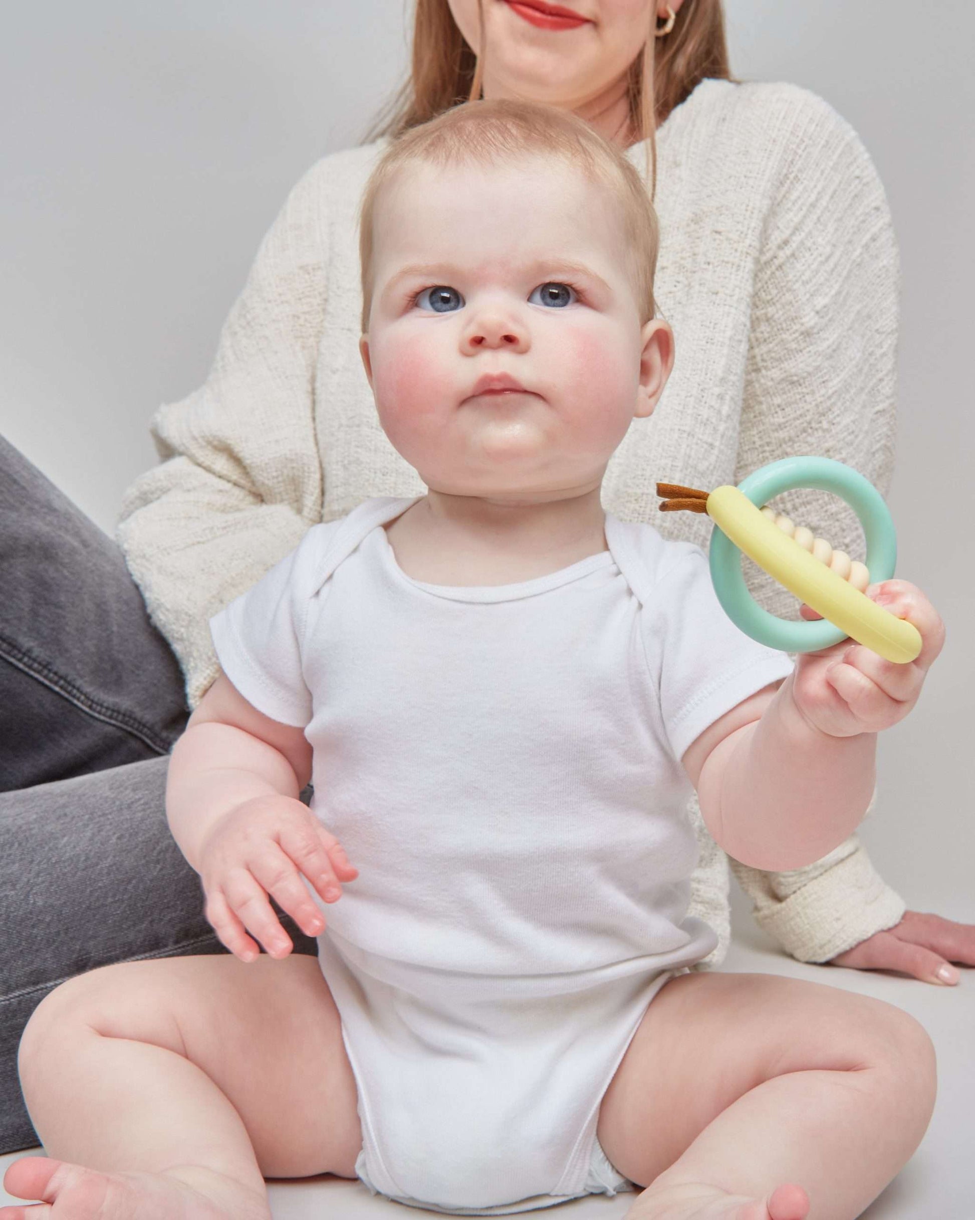 Dewdrop Orbit Teether image 3