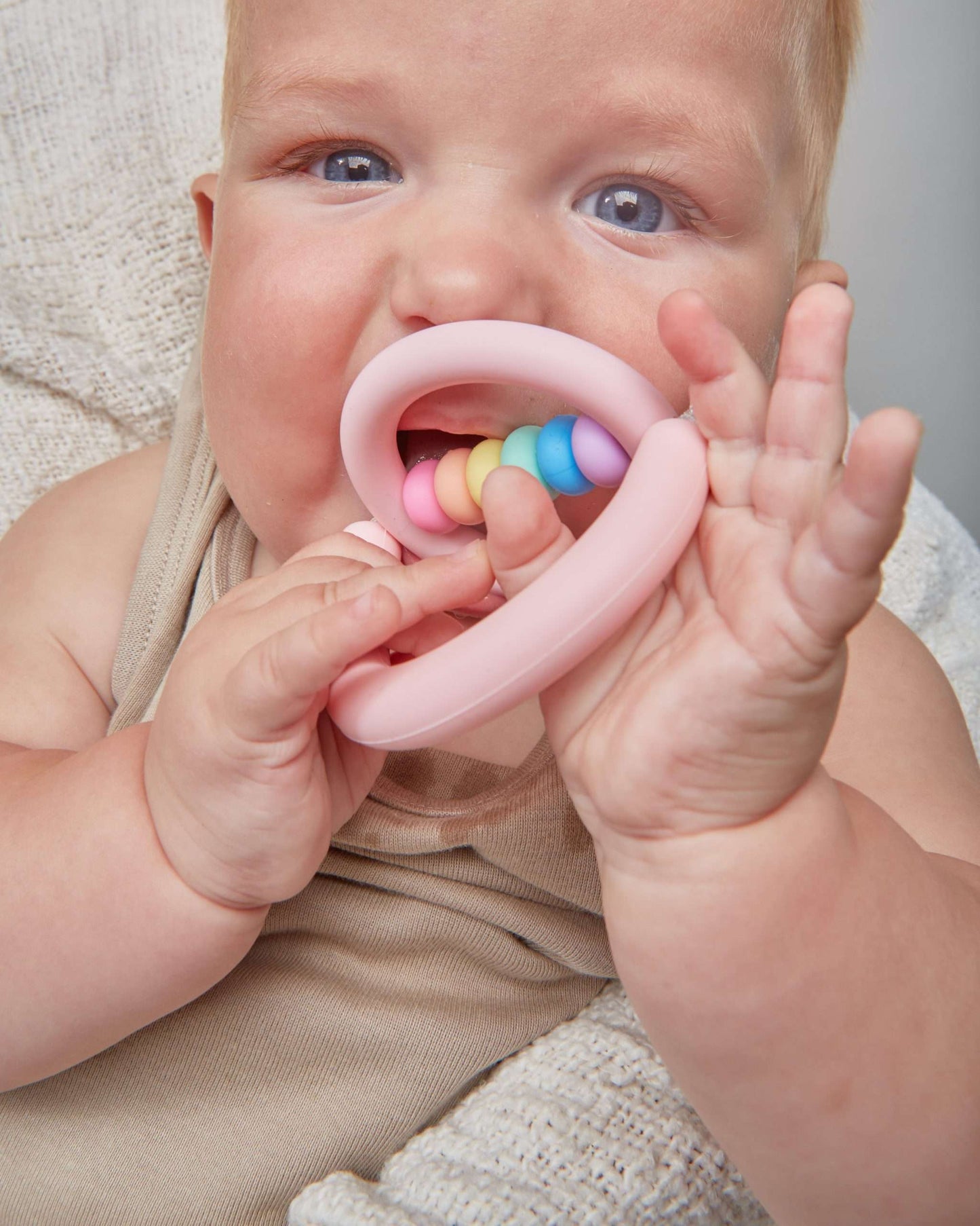 Rainbow Sherbet Orbit Teether image 3